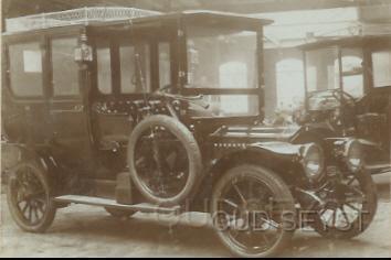 Fiat 116.jpg - Firma Broederlet verkocht vanuit de 1e Dorpsstraat diverse oude auto's waaronder deze: Fiat. Eigenaar auto: Garage Broederlet (Showroom) Opname tussen 1910-20